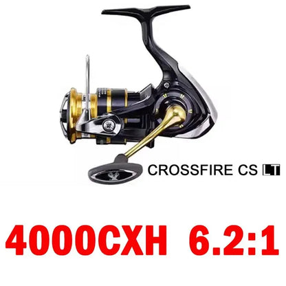 Molinete DAIWA CROSSFIRE CS LT – Light & Tough | 4–12 kg Drag, Carretel LC-ABS de Alumínio, 185g a 320g, Ultraleve e Resistente