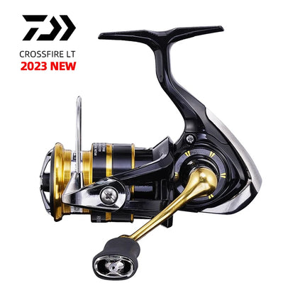 Molinete DAIWA CROSSFIRE aLT 2023 – 5.3:1 | Corpo Metálico Leve, Drag 5–12 kg e Carretel ABS de Alta Resistência
