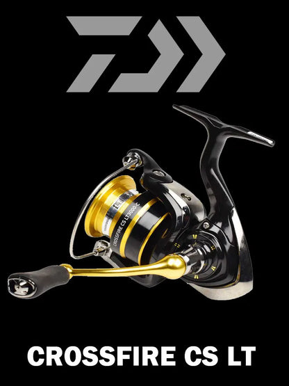 Molinete DAIWA CROSSFIRE CS LT – Light & Tough | 4–12 kg Drag, Carretel LC-ABS de Alumínio, 185g a 320g, Ultraleve e Resistente