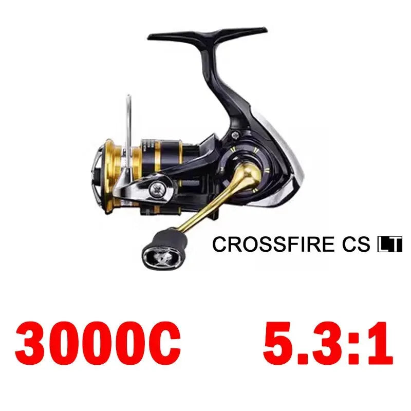 Molinete DAIWA CROSSFIRE CS LT – Light & Tough | 4–12 kg Drag, Carretel LC-ABS de Alumínio, 185g a 320g, Ultraleve e Resistente